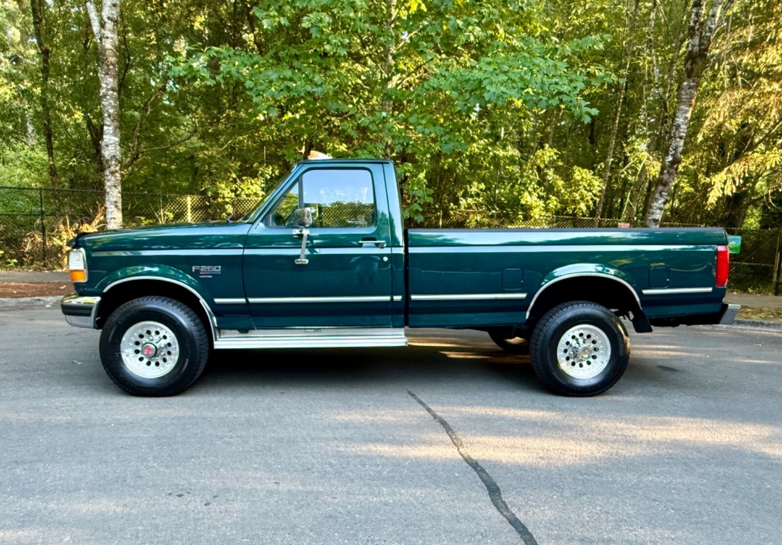 1993 Ford F-250 XLT - photo 2