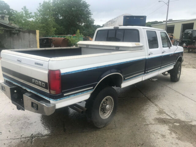 1993 Ford F-350 XLT - photo 2