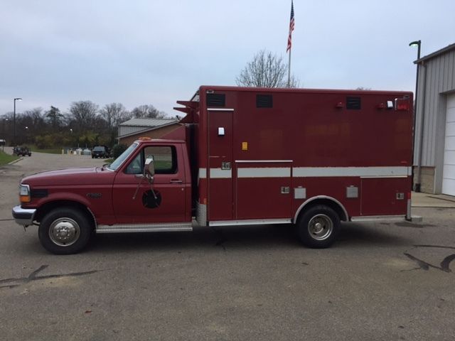 1993 Ford F-350 XLT Standard Cab Pickup 2-Door - photo 3