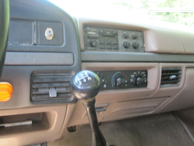 1993 Ford F-450 - photo 10