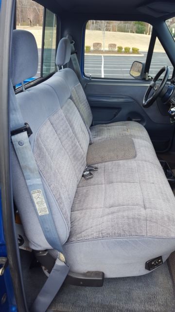 1993 Ford F-150 XLT Standard Cab Pickup 2-Door - photo 10