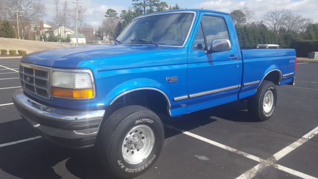 1993 Ford F-150 XLT Standard Cab Pickup 2-Door - photo 2