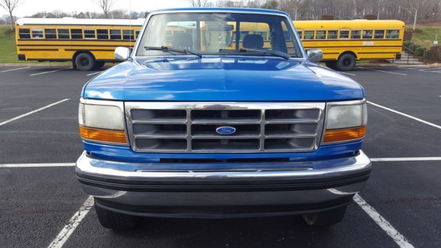 1993 Ford F-150 XLT Standard Cab Pickup 2-Door - photo 3