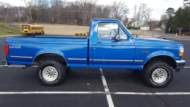1993 Ford F-150 XLT Standard Cab Pickup 2-Door - photo 5