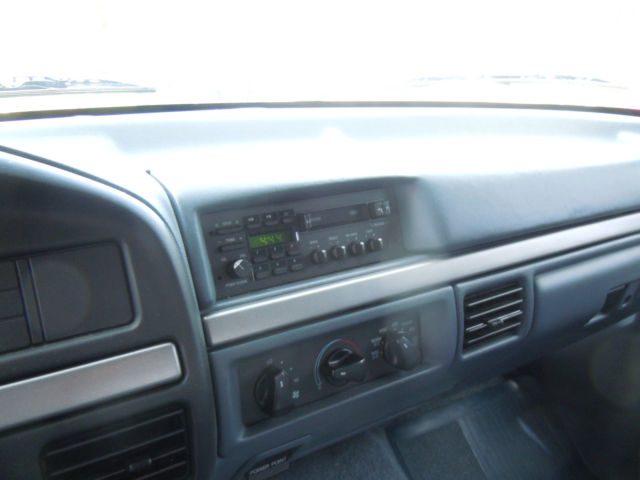 1993 Ford F-150 XLT - photo 12