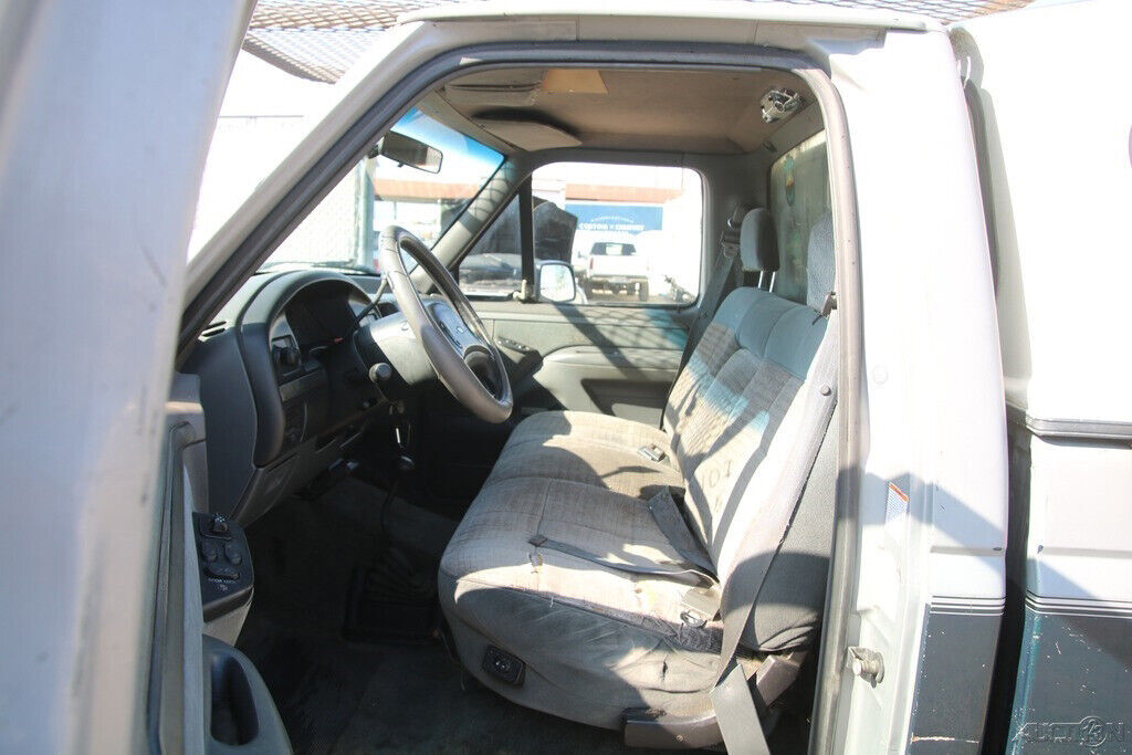 1993 Ford F-150 XLT - photo 12