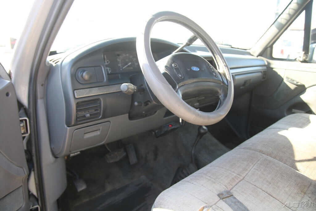 1993 Ford F-150 XLT - photo 13