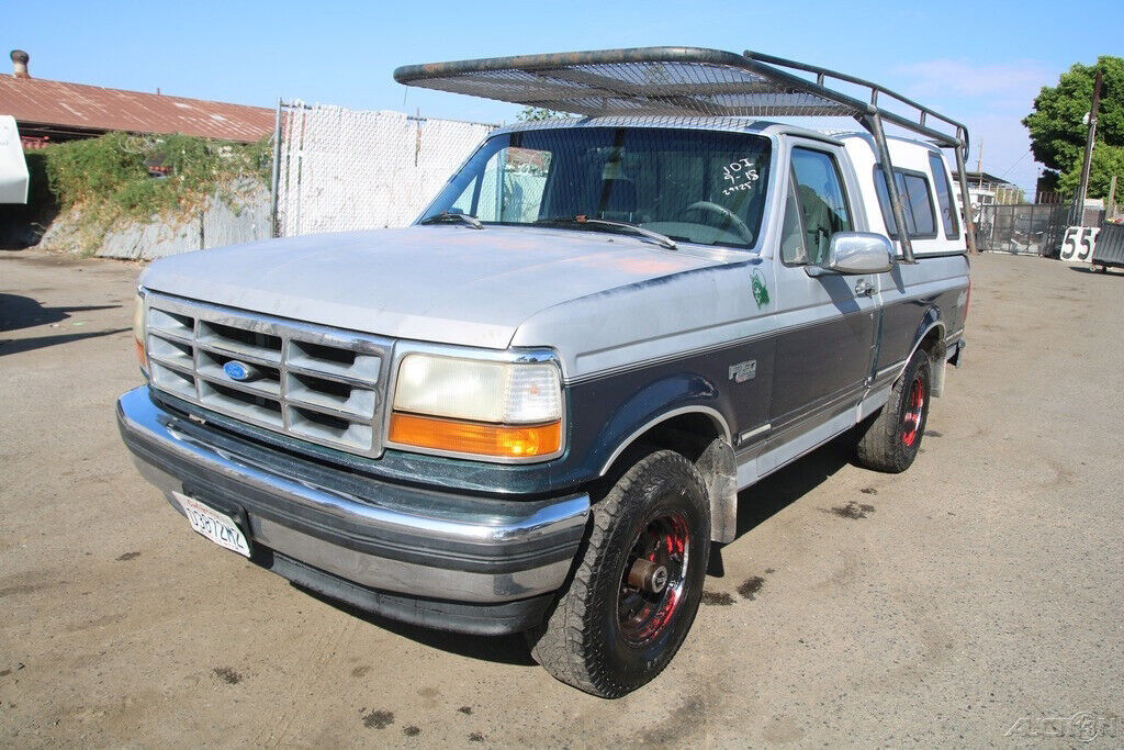1993 Ford F-150 XLT - photo 2