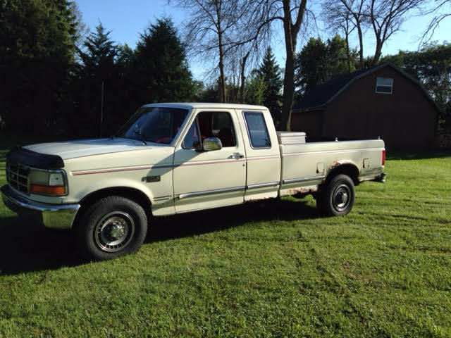 1993 Ford F250 XLT Extended cab, 8-foot (full sized) bed, w/class 4 or 5 hitch 1993 Ford F-250 XLT
