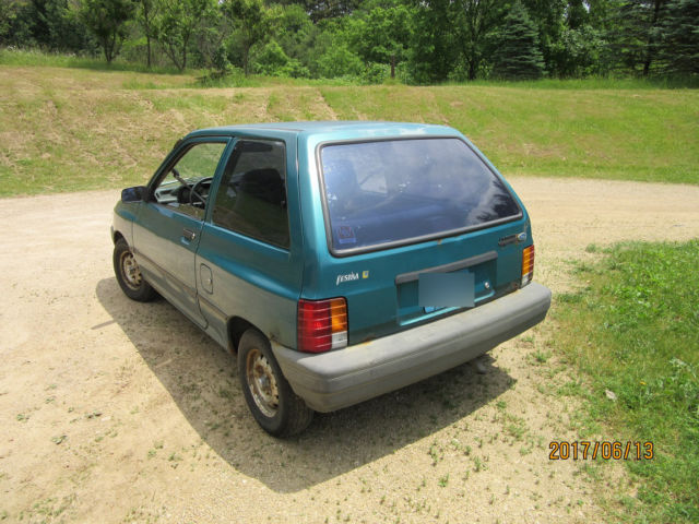1993 Ford Festiva - photo 6