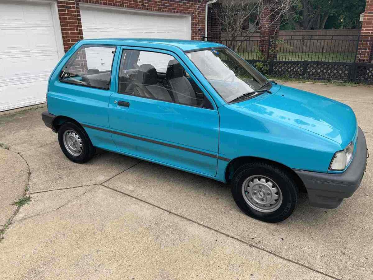 1993 Ford Festiva L - photo 4