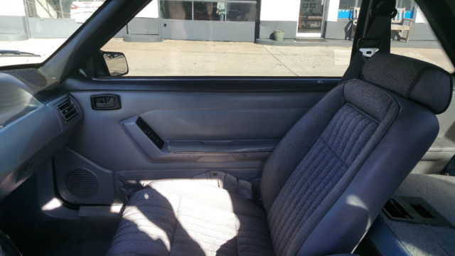 1993 Ford Mustang LX Hatchback 2-Door - photo 6