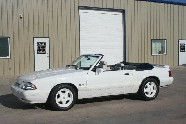 1993 Ford Mustang 5.0 LX CONVERTIBLE 5 SPD. FEATURE CAR. ONLY 444 MADE. 1993 Ford Mustang