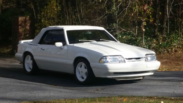 1993 Ford Mustang LX Convertible - photo 2