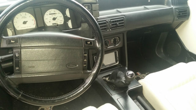 1993 Ford Mustang LX Convertible - photo 8
