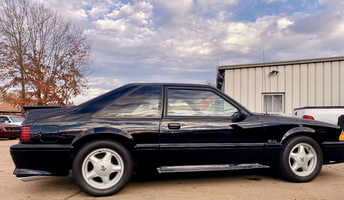 1993 FORD MUSTANG GT 5.0 302 FOXBODY LOW MILES BLACK ON BLACK 200 PICS NOT SVT 1993 Ford Mustang GT