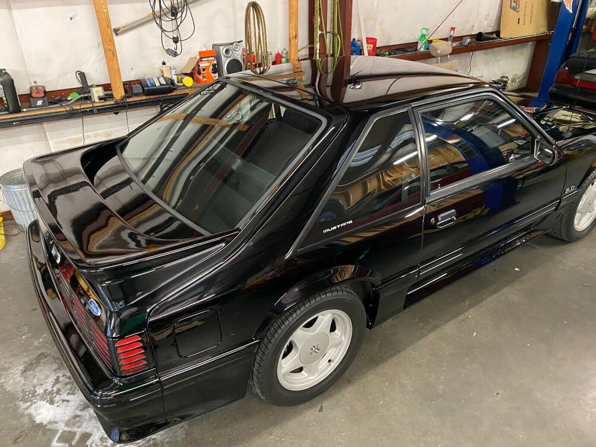 1993 Ford Mustang GT - photo 3