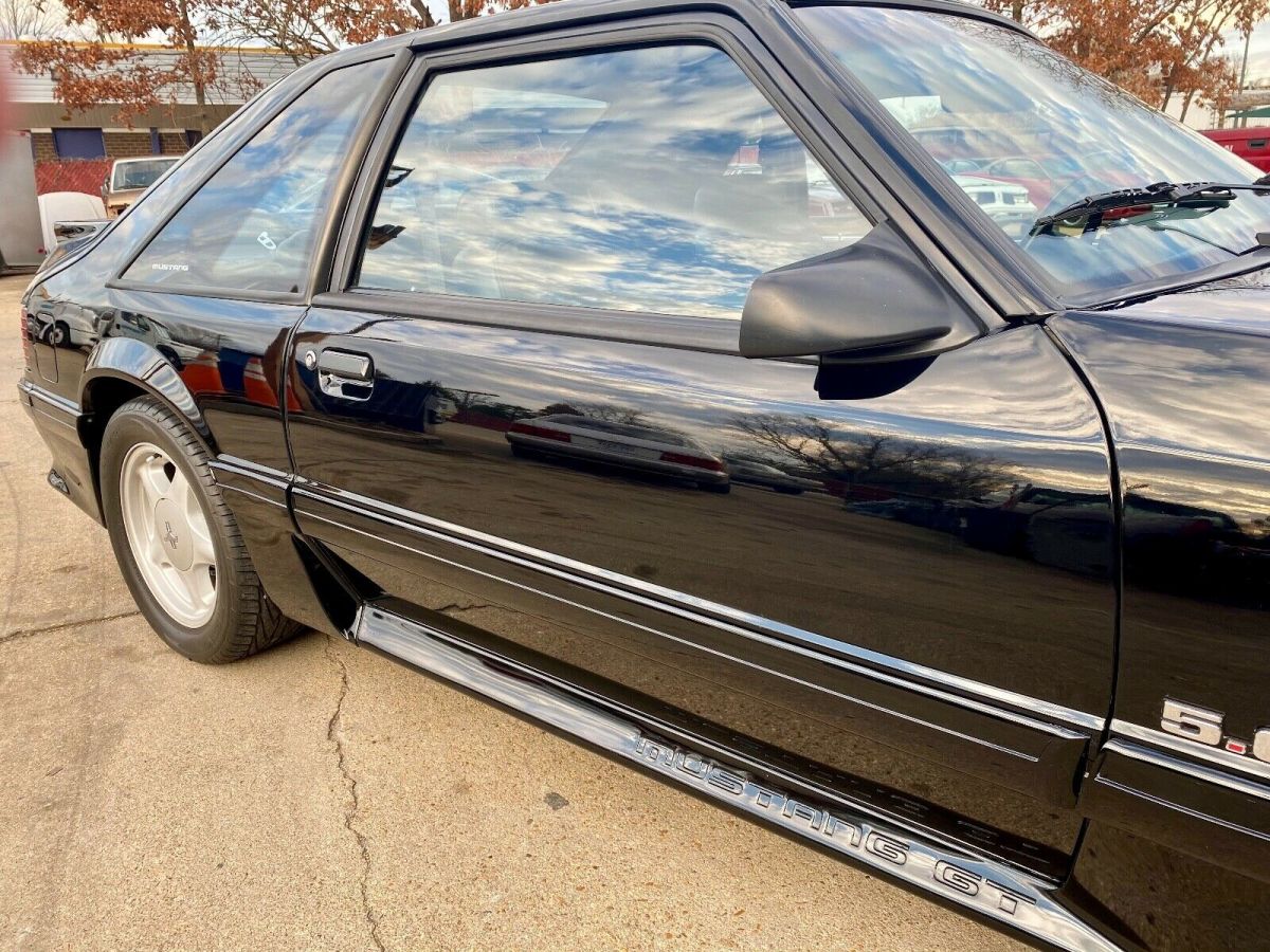 1993 Ford Mustang GT - photo 6