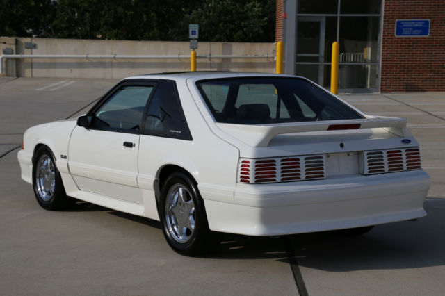 1993 Ford Mustang GT - photo 10