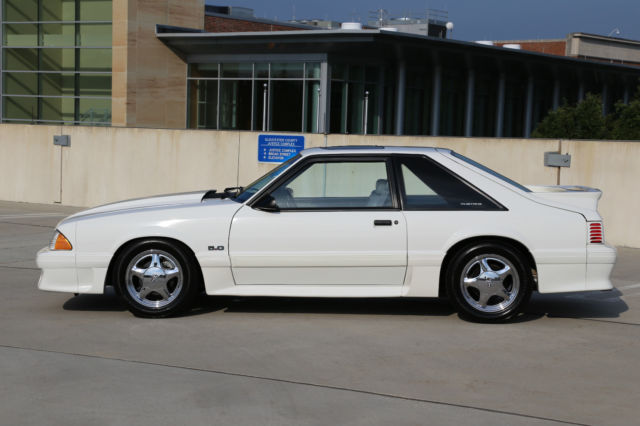 1993 Ford Mustang GT - photo 9