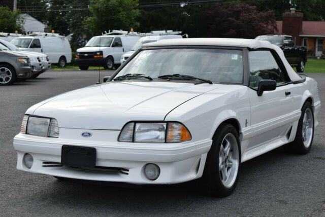 1993 Ford Mustang GT - photo 2
