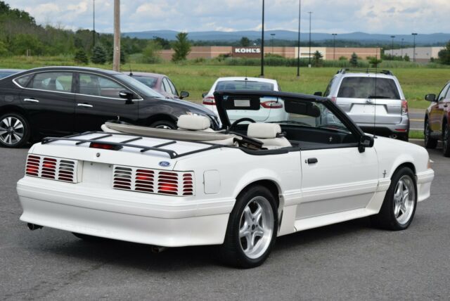 1993 Ford Mustang GT - photo 8