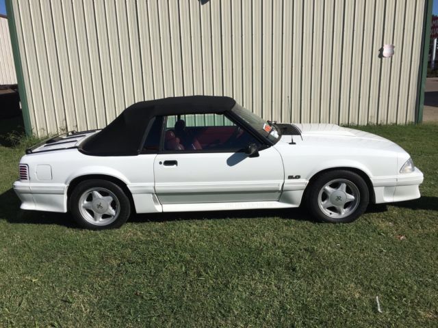 1993 Ford Mustang - photo 2