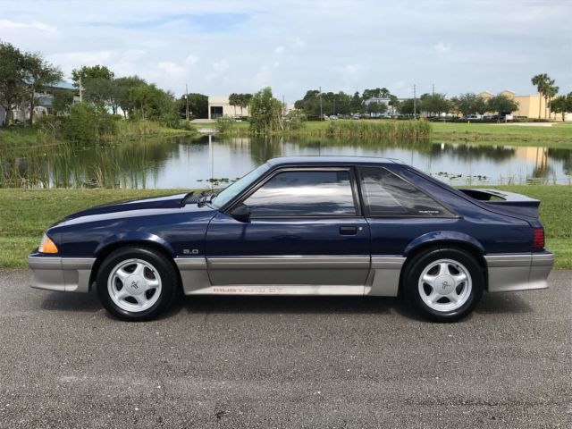 1993 Ford Mustang GT - photo 2