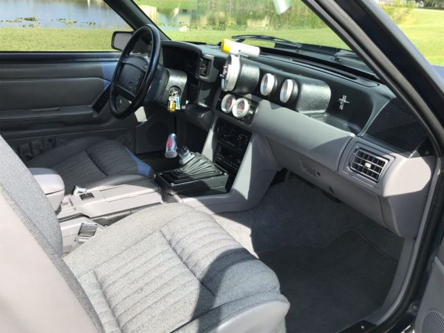 1993 Ford Mustang GT - photo 8
