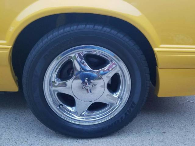 1993 Ford Mustang yellow - photo 13
