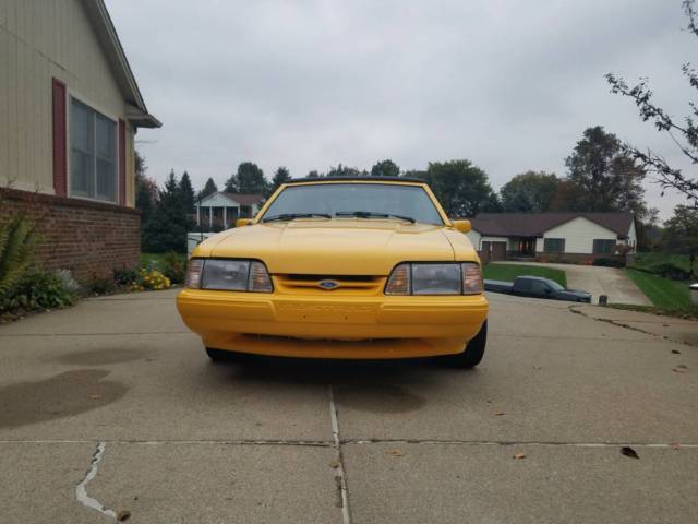 1993 Ford Mustang yellow - photo 7