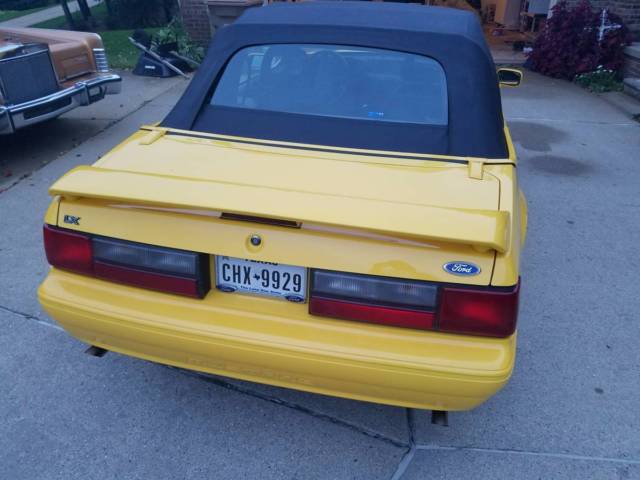 1993 Ford Mustang yellow - photo 8