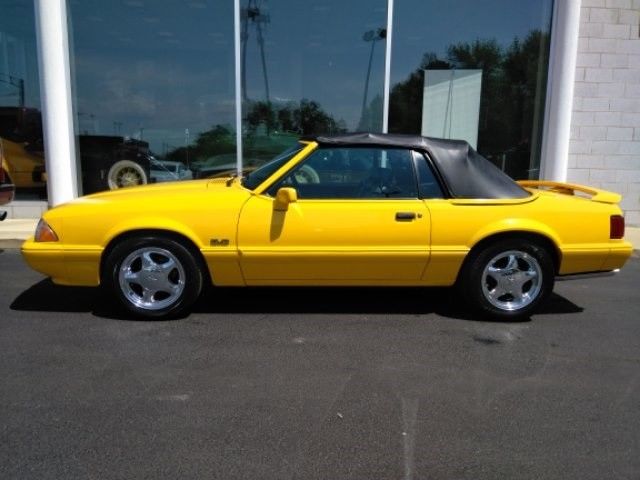 1993 Ford Mustang LX - photo 2
