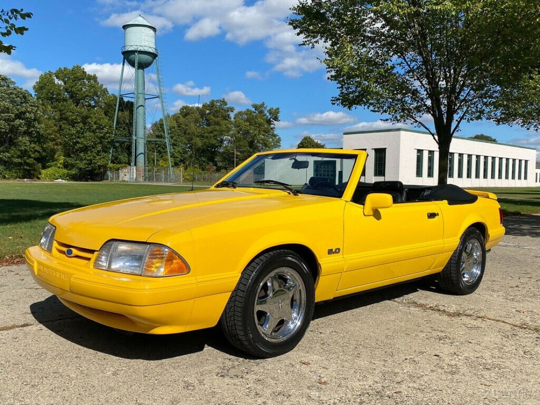 1993 Ford Mustang LX 5.0 Convertible Feature Car FREE ENCLOSED SHIPPING - photo 2