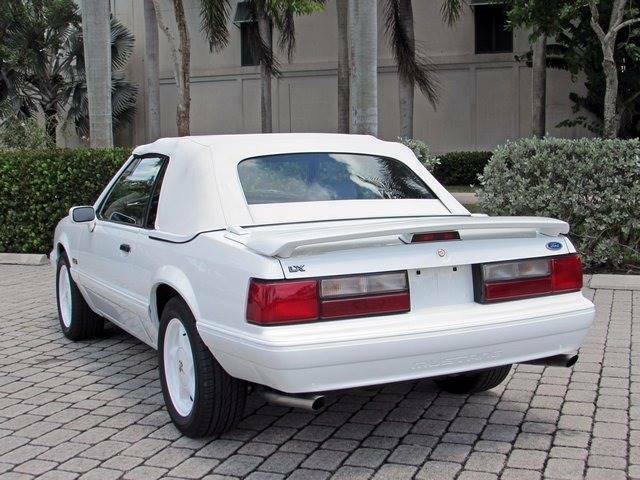 1993 Ford Mustang LX 5.0 2dr Convertible - photo 10