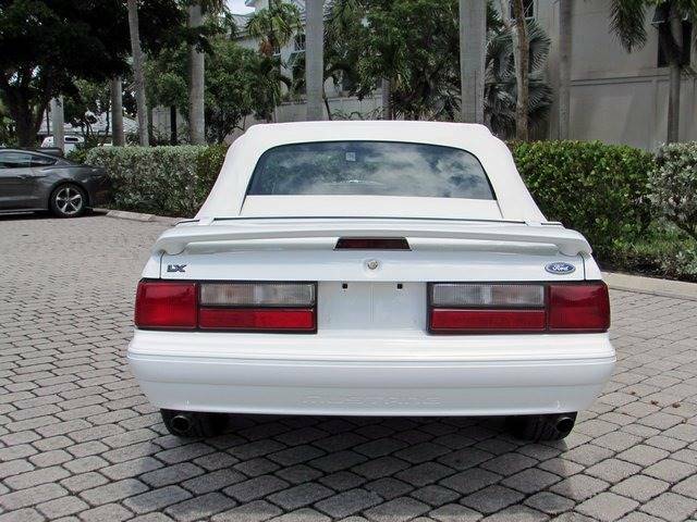 1993 Ford Mustang LX 5.0 2dr Convertible - photo 11