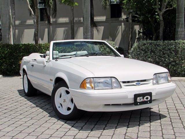 1993 Ford Mustang LX 5.0 2dr Convertible - photo 3