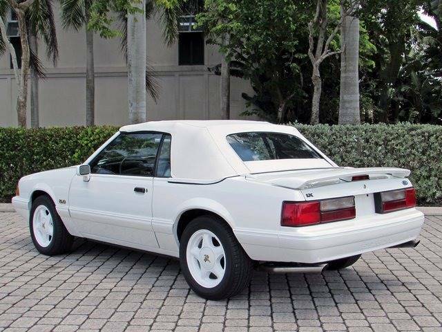1993 Ford Mustang LX 5.0 2dr Convertible - photo 9