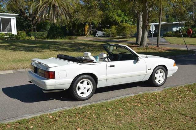 1993 Ford Mustang LX 5.0 2dr Convertible - photo 12
