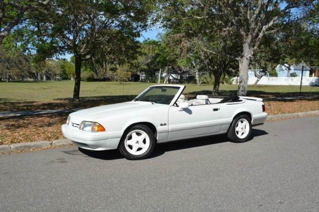 1993 Ford Mustang LX 5.0 2dr Convertible - photo 2