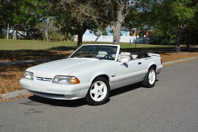 1993 Ford Mustang LX 5.0 2dr Convertible - photo 3