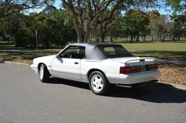 1993 Ford Mustang LX 5.0 2dr Convertible - photo 9