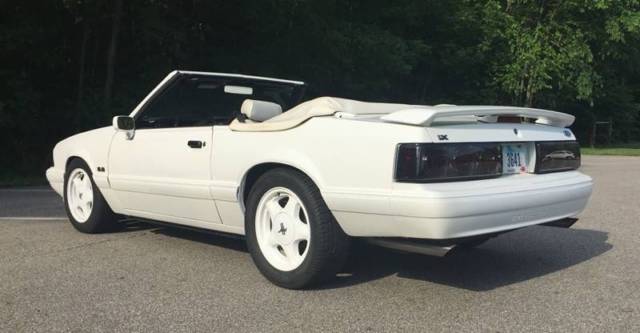 1993 Ford Mustang LX 5.0 2dr Convertible - photo 2