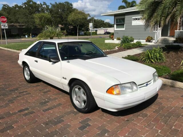 1993 Ford Mustang LX 5.0 5 SPEED ORIGINAL PAINT BLACK INT 70K MILES - photo 2