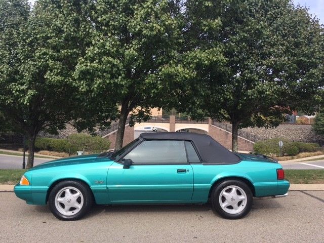 1993 Ford Mustang Convertible - photo 3