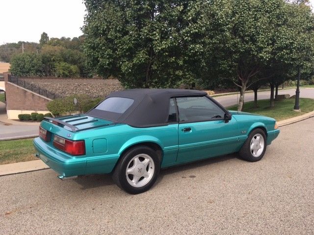 1993 Ford Mustang Convertible - photo 7