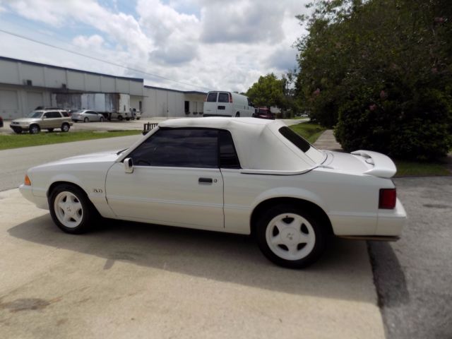 1993 Ford Mustang Lx 5.0 Triple white convertible 47 k miles excellent condition 1993 Ford Mustang LX convertible