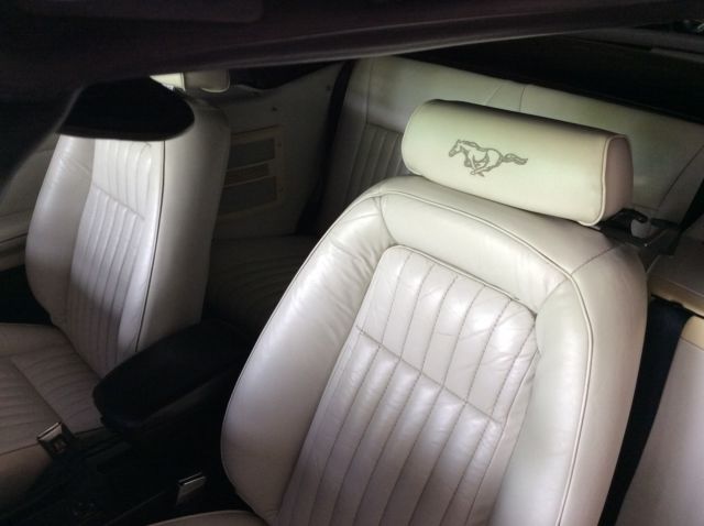1993 Ford Mustang LX Convertible 2-Door - photo 10
