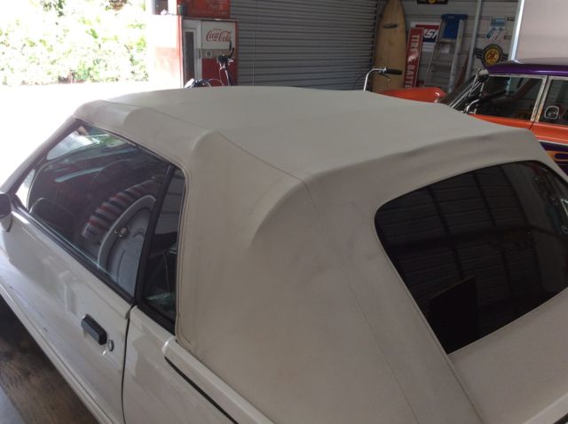 1993 Ford Mustang LX Convertible 2-Door - photo 4