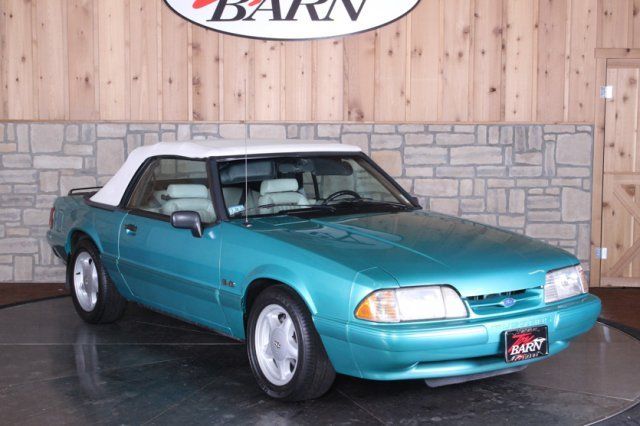 1993 Ford Mustang LX Convertible - photo 11